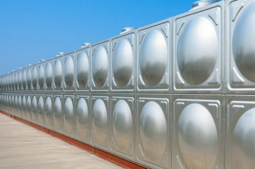 如何判断驻马店316不锈钢生活水箱的槽钢底座是否合格？